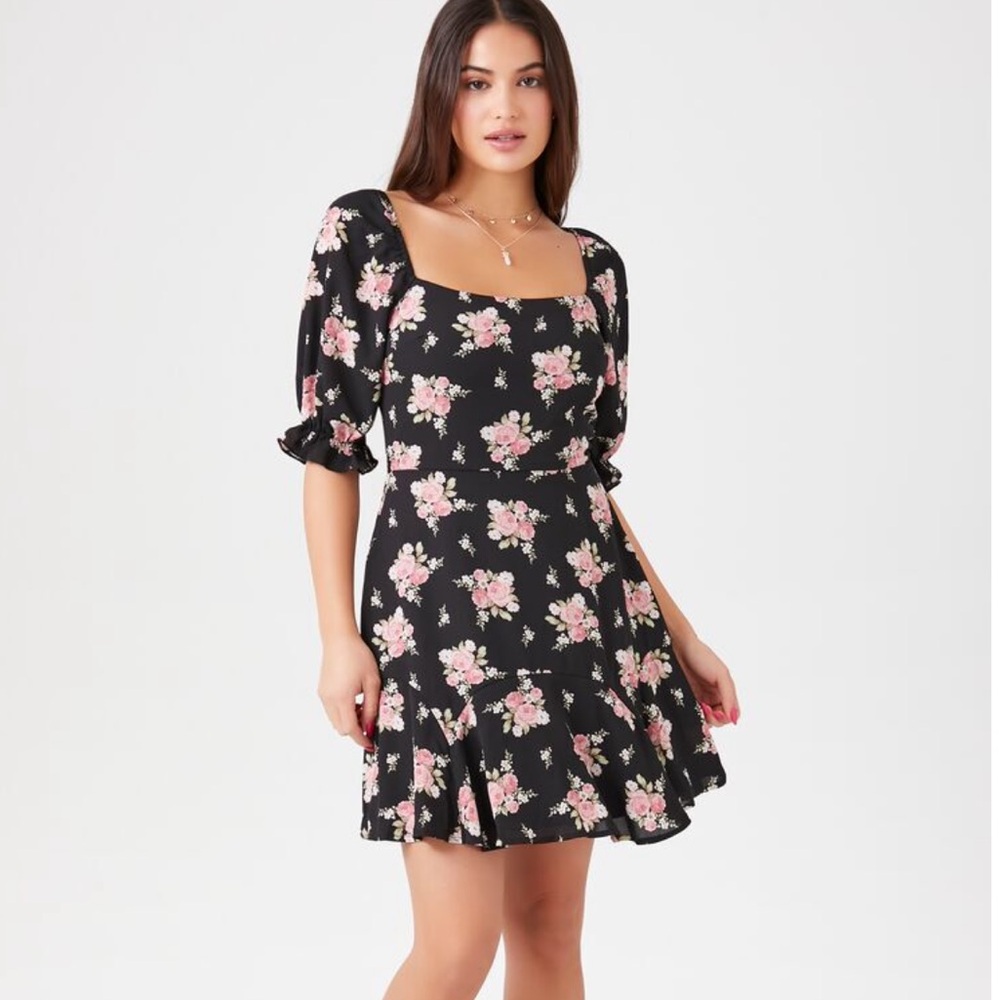 Brand new with tags Floral print mini dress puff sleeve ruffle flounce size S